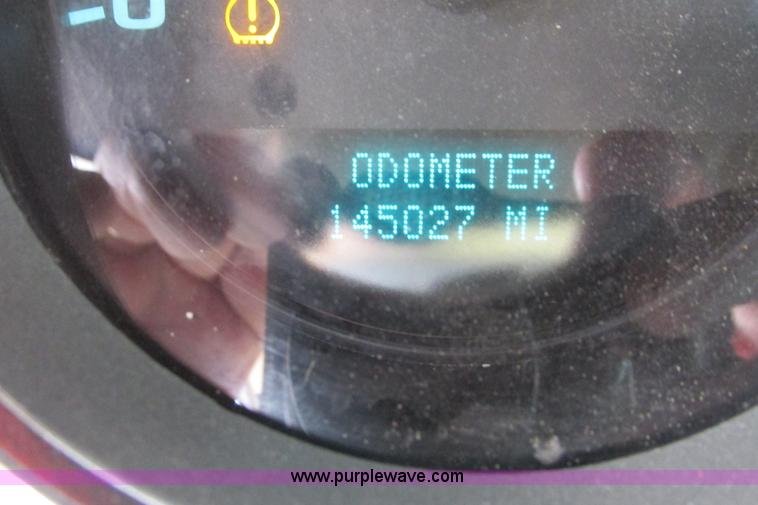 image for item G8354 2008 GMC Sierra 2500HD pickup truck