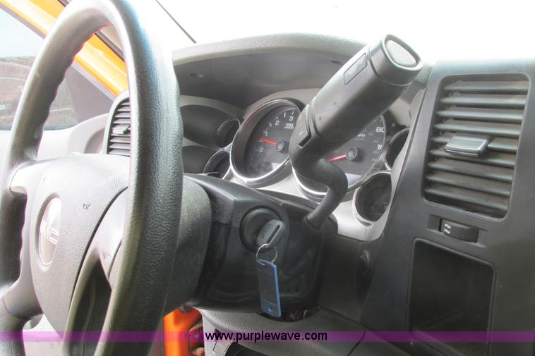 image for item G8354 2008 GMC Sierra 2500HD pickup truck