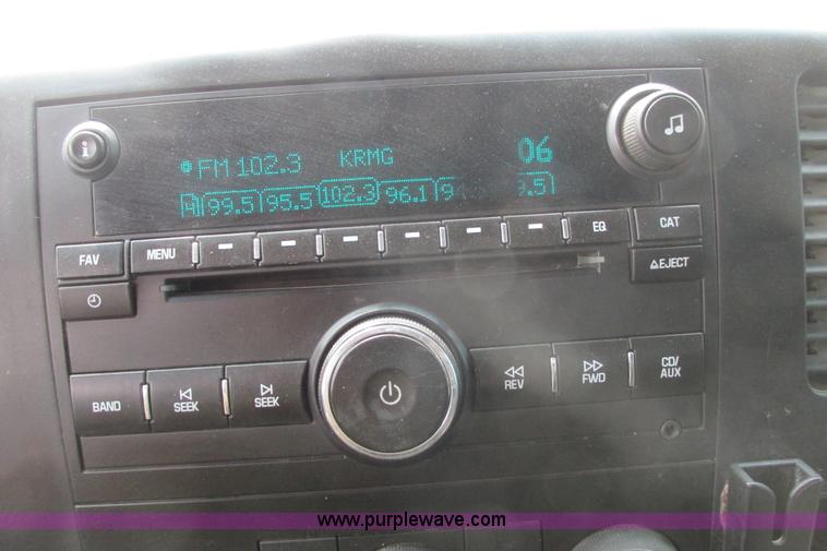 image for item G8354 2008 GMC Sierra 2500HD pickup truck