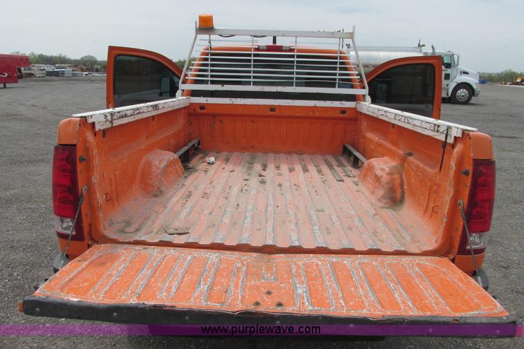 image for item G8354 2008 GMC Sierra 2500HD pickup truck