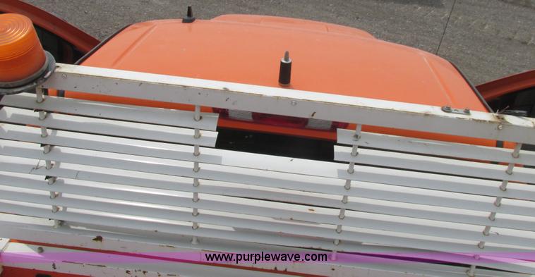 image for item G8354 2008 GMC Sierra 2500HD pickup truck