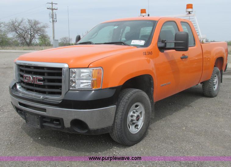 image for item G8355 2009 GMC Sierra 2500HD Ext. Cab pickup truck