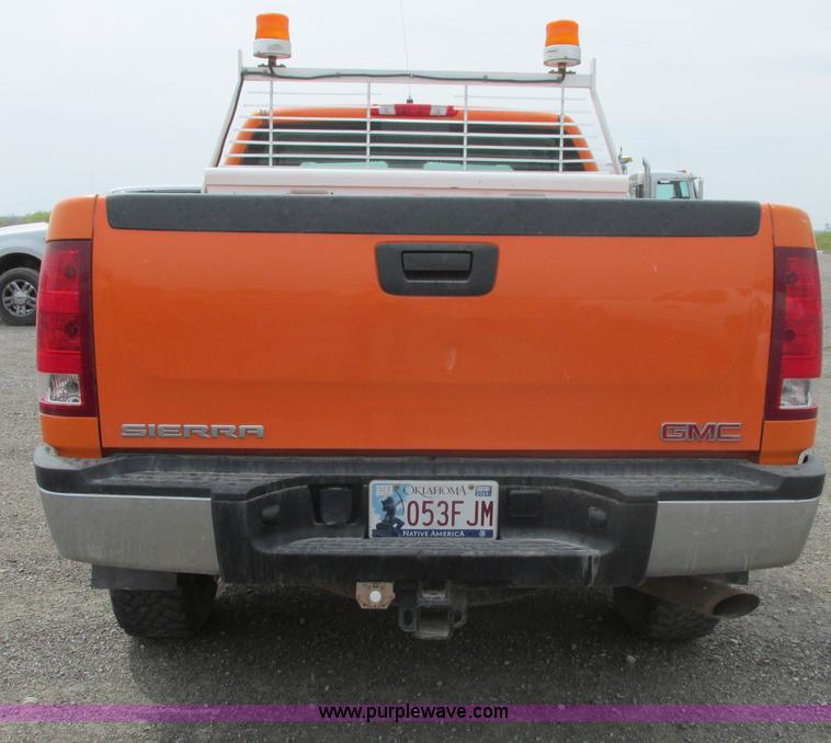 image for item G8355 2009 GMC Sierra 2500HD Ext. Cab pickup truck