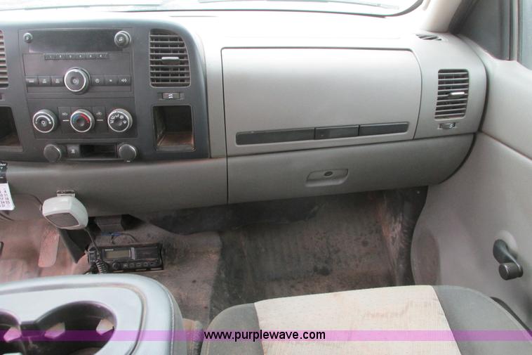 image for item G8355 2009 GMC Sierra 2500HD Ext. Cab pickup truck