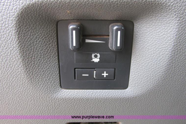 image for item G8355 2009 GMC Sierra 2500HD Ext. Cab pickup truck