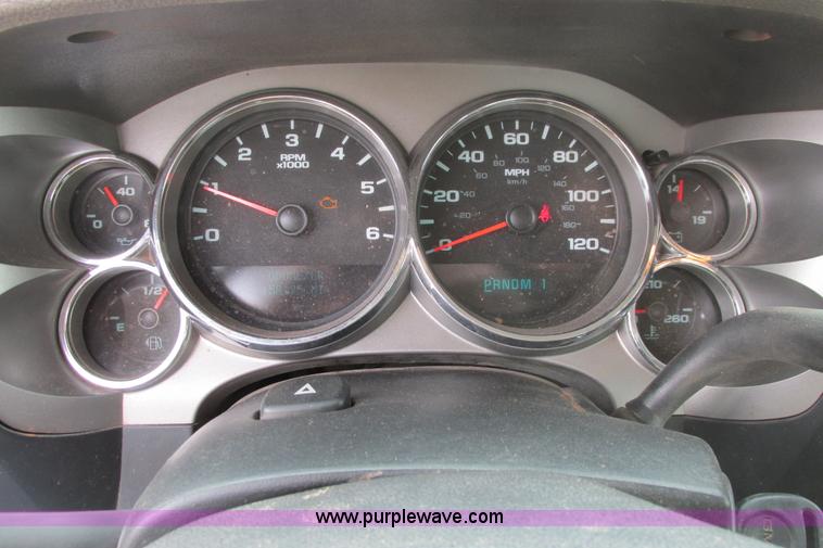 image for item G8355 2009 GMC Sierra 2500HD Ext. Cab pickup truck