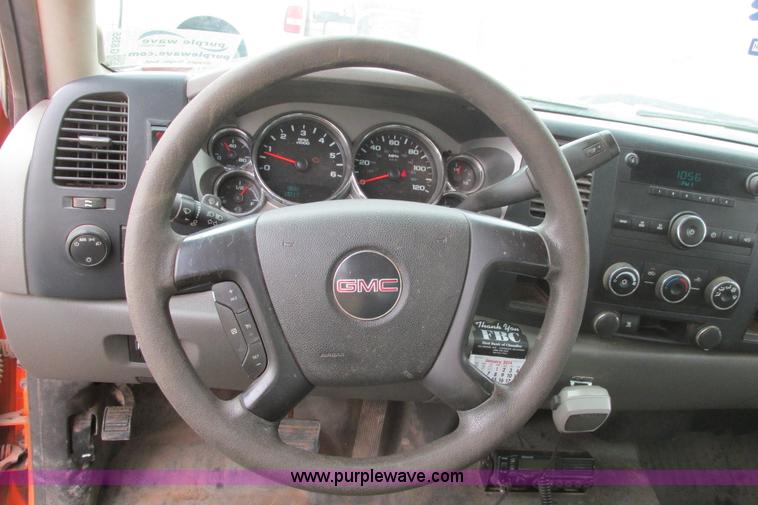 image for item G8355 2009 GMC Sierra 2500HD Ext. Cab pickup truck