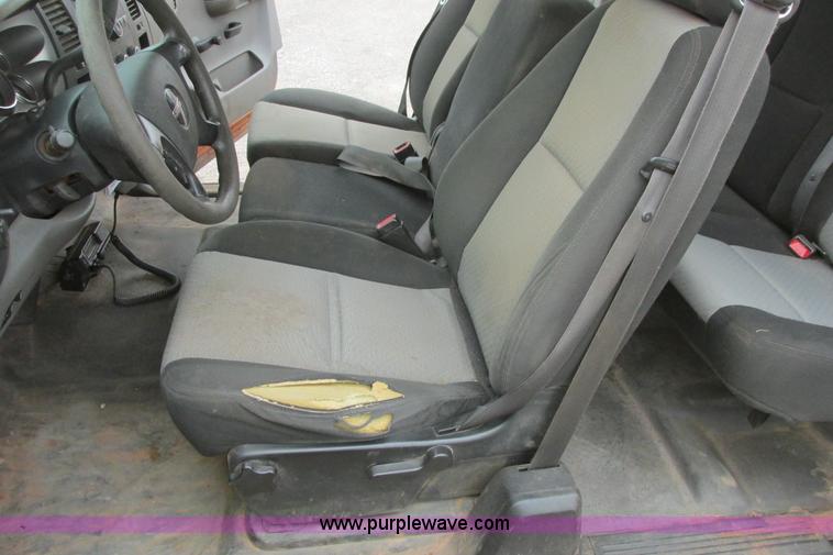 image for item G8355 2009 GMC Sierra 2500HD Ext. Cab pickup truck