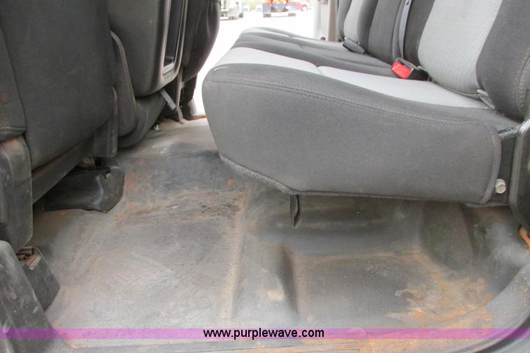 image for item G8355 2009 GMC Sierra 2500HD Ext. Cab pickup truck