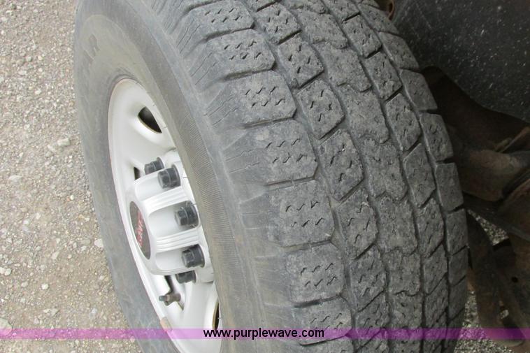 image for item G8355 2009 GMC Sierra 2500HD Ext. Cab pickup truck