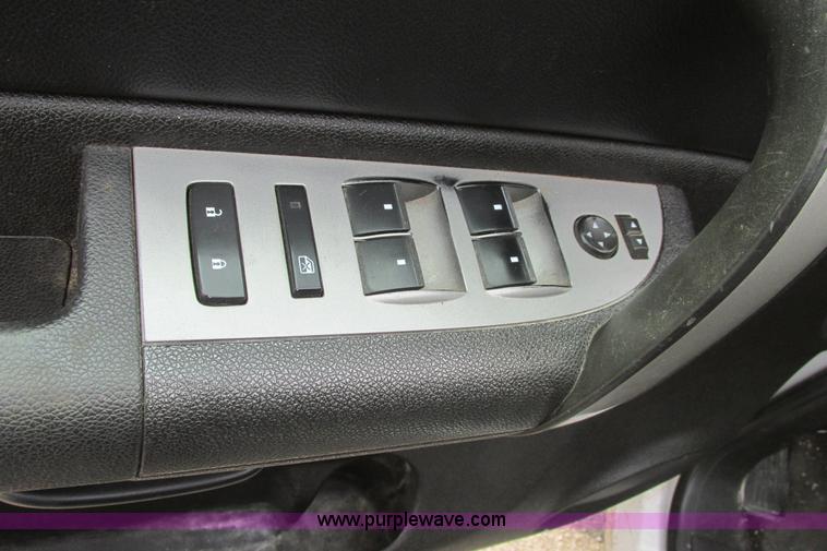 image for item G8356 2008 Chevrolet Silverado 1500 LT pickup truck