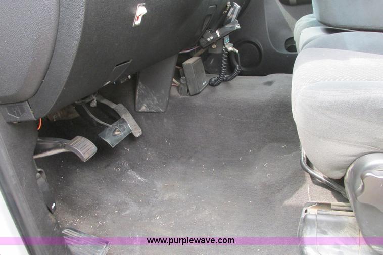 image for item G8356 2008 Chevrolet Silverado 1500 LT pickup truck