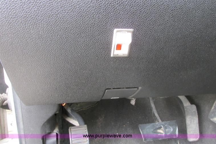 image for item G8356 2008 Chevrolet Silverado 1500 LT pickup truck