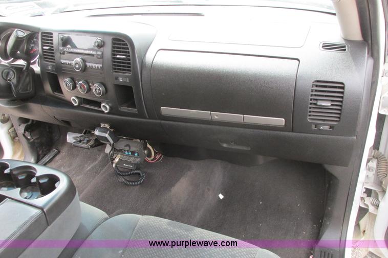 image for item G8356 2008 Chevrolet Silverado 1500 LT pickup truck