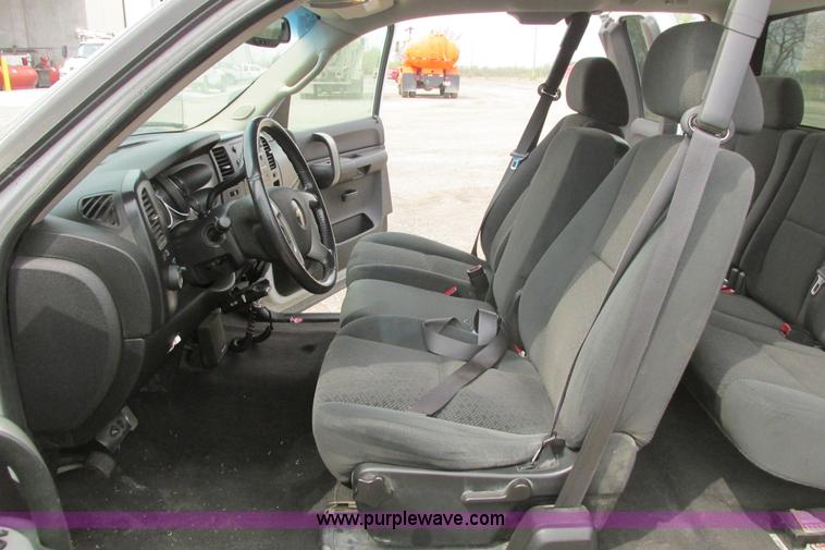 image for item G8356 2008 Chevrolet Silverado 1500 LT pickup truck