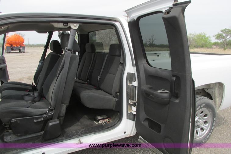 image for item G8356 2008 Chevrolet Silverado 1500 LT pickup truck