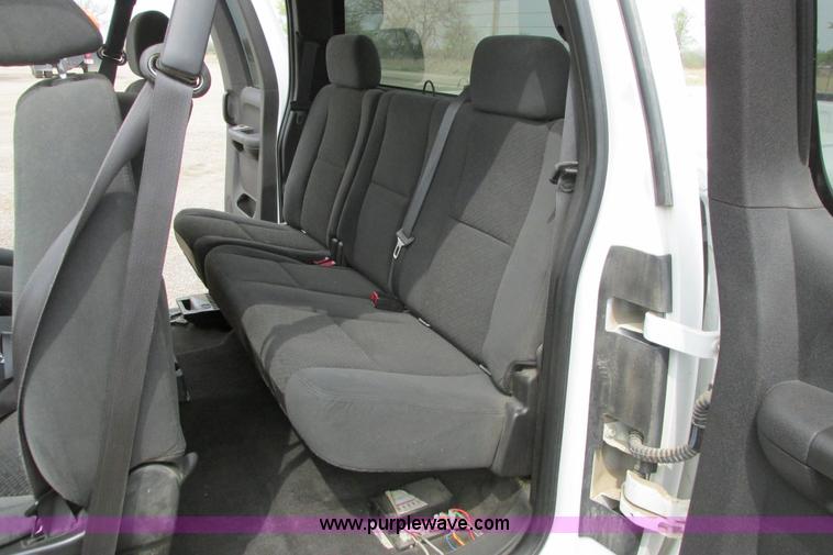 image for item G8356 2008 Chevrolet Silverado 1500 LT pickup truck