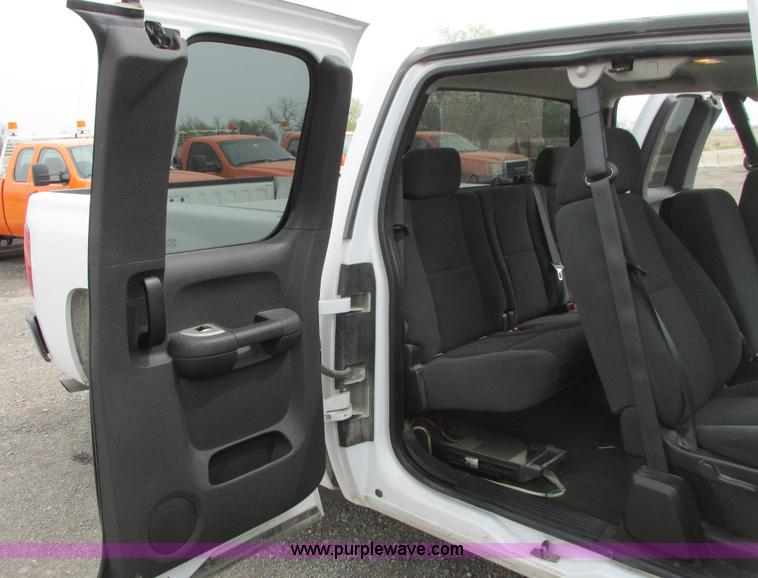 image for item G8356 2008 Chevrolet Silverado 1500 LT pickup truck