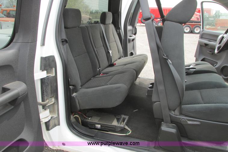 image for item G8356 2008 Chevrolet Silverado 1500 LT pickup truck