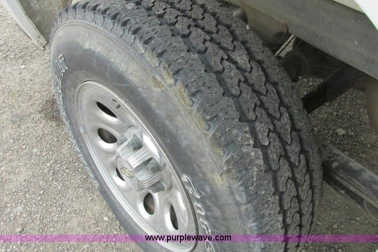 image for item G8356 2008 Chevrolet Silverado 1500 LT pickup truck