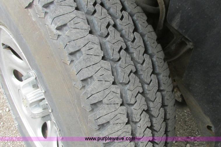 image for item G8356 2008 Chevrolet Silverado 1500 LT pickup truck