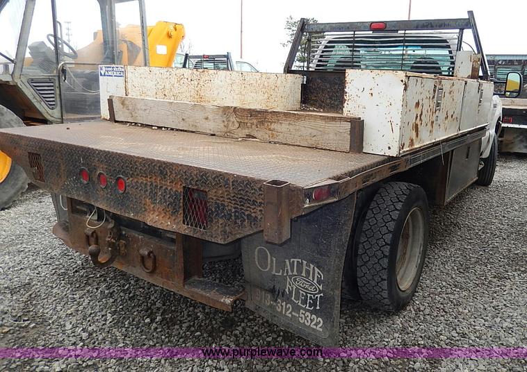 image for item H1398 2000 Ford F450 Super Duty XL flatbed truck