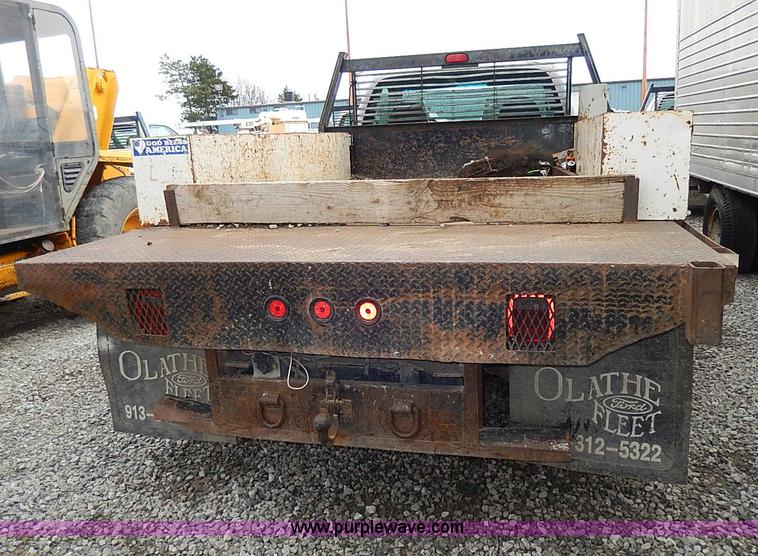 image for item H1398 2000 Ford F450 Super Duty XL flatbed truck