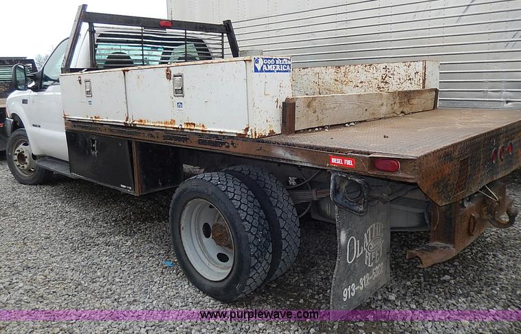 image for item H1398 2000 Ford F450 Super Duty XL flatbed truck