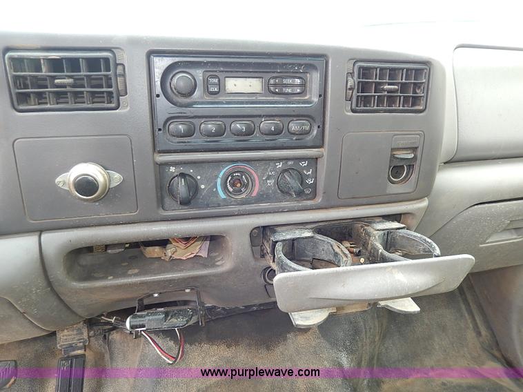 image for item H1398 2000 Ford F450 Super Duty XL flatbed truck