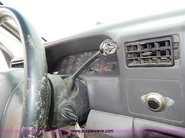 image for item H1398 2000 Ford F450 Super Duty XL flatbed truck