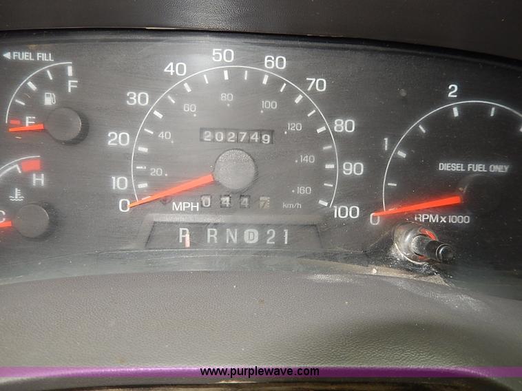 image for item H1398 2000 Ford F450 Super Duty XL flatbed truck