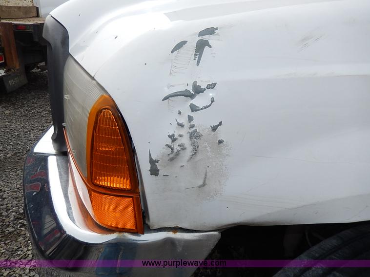 image for item H1398 2000 Ford F450 Super Duty XL flatbed truck