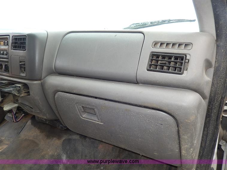 image for item H1398 2000 Ford F450 Super Duty XL flatbed truck