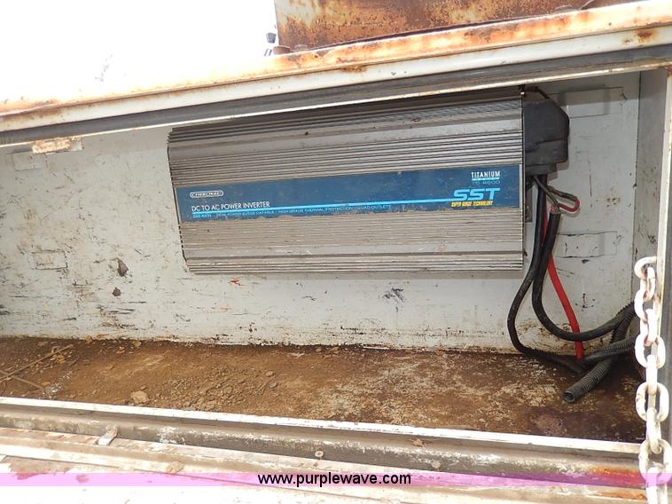 image for item H1398 2000 Ford F450 Super Duty XL flatbed truck