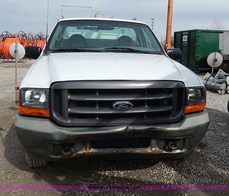 image for item H1401 1999 Ford F250 Super Duty XL utility truck
