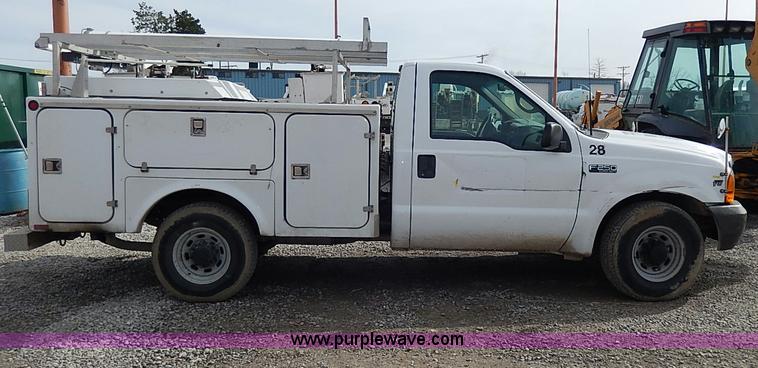 image for item H1401 1999 Ford F250 Super Duty XL utility truck