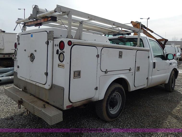 image for item H1401 1999 Ford F250 Super Duty XL utility truck