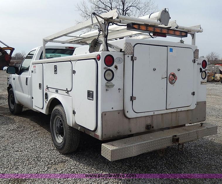 image for item H1401 1999 Ford F250 Super Duty XL utility truck