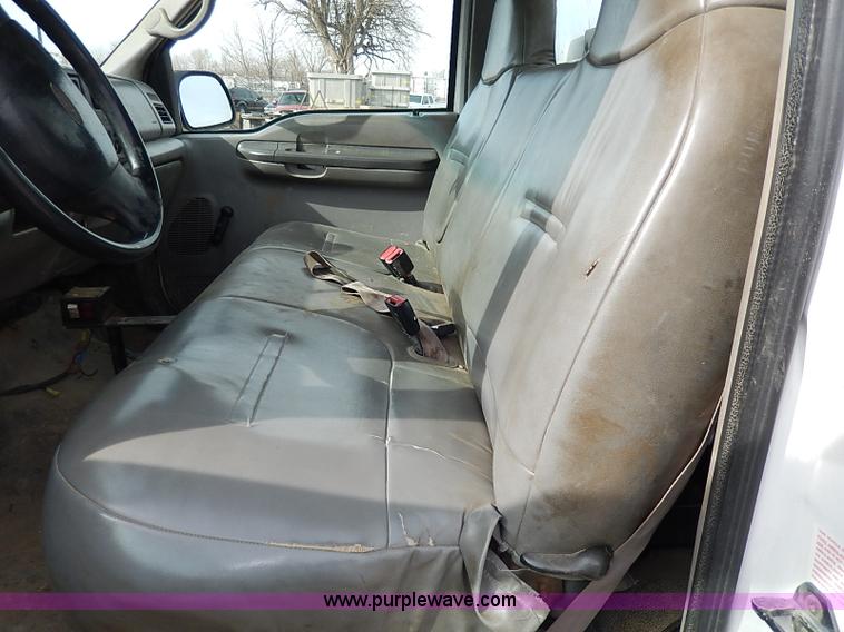 image for item H1401 1999 Ford F250 Super Duty XL utility truck