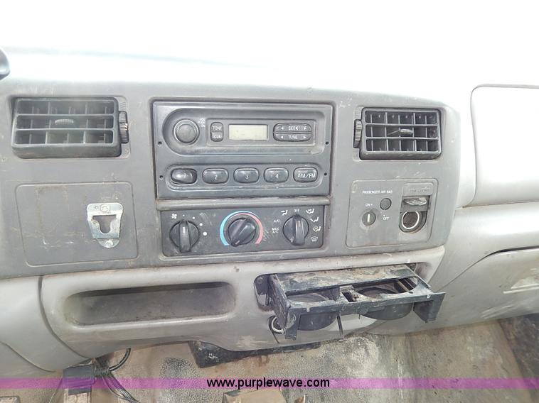 image for item H1401 1999 Ford F250 Super Duty XL utility truck