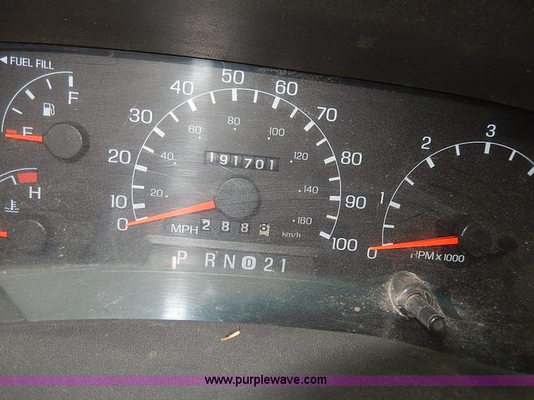 image for item H1401 1999 Ford F250 Super Duty XL utility truck