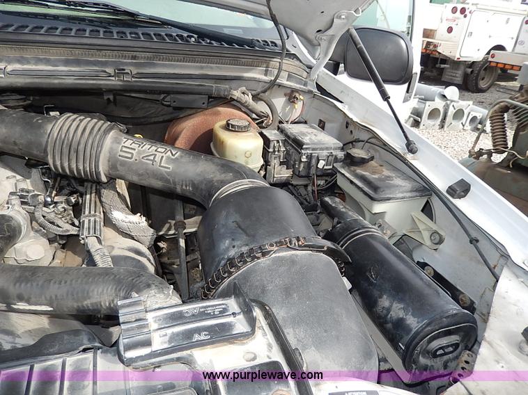 image for item H1401 1999 Ford F250 Super Duty XL utility truck