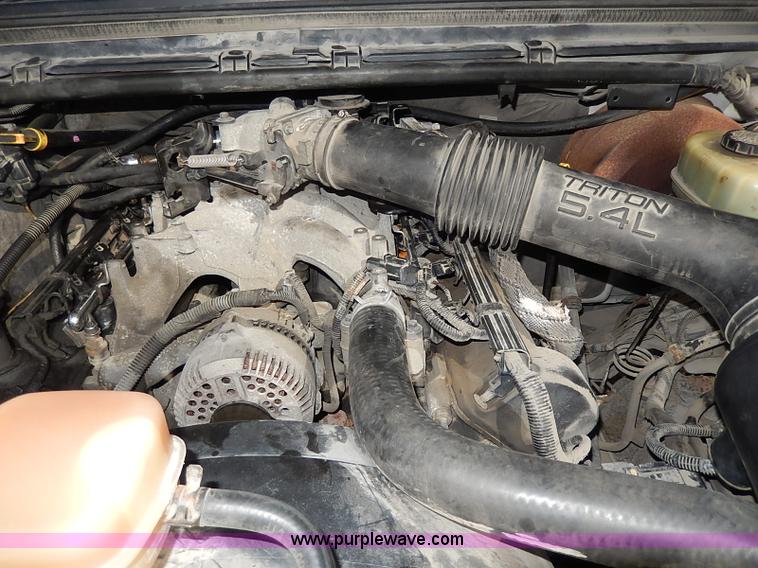 image for item H1401 1999 Ford F250 Super Duty XL utility truck