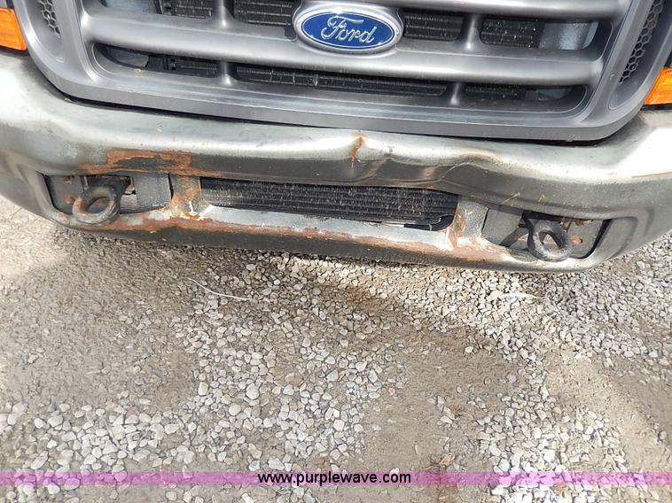 image for item H1401 1999 Ford F250 Super Duty XL utility truck