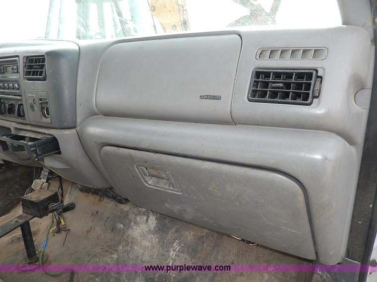 image for item H1401 1999 Ford F250 Super Duty XL utility truck