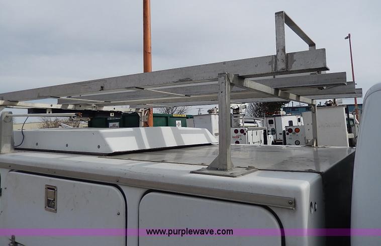 image for item H1401 1999 Ford F250 Super Duty XL utility truck