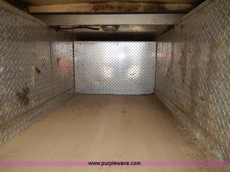 image for item H1401 1999 Ford F250 Super Duty XL utility truck