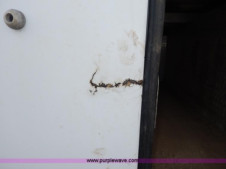 image for item H1401 1999 Ford F250 Super Duty XL utility truck