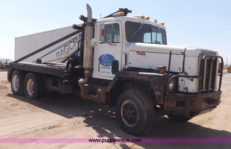 image for item H1944 1974 International Paystar 5000 semi truck