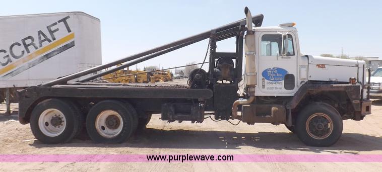 image for item H1944 1974 International Paystar 5000 semi truck